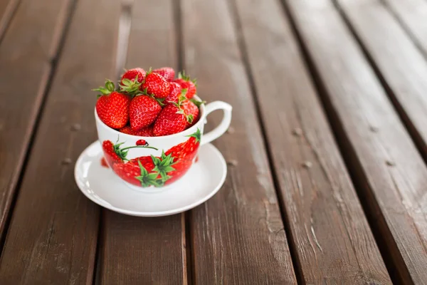Mug Fresh Strawberry Ξυλο Πινακα — Φωτογραφία Αρχείου