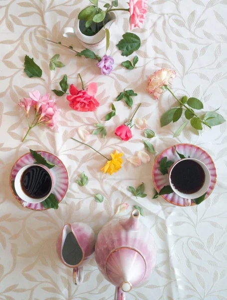 Coffee Teapot Colorful Flowers Table — ストック写真