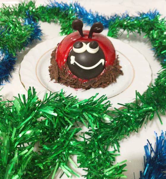 Small Cake Form Red Ladybug Very Funny Cake — 图库照片