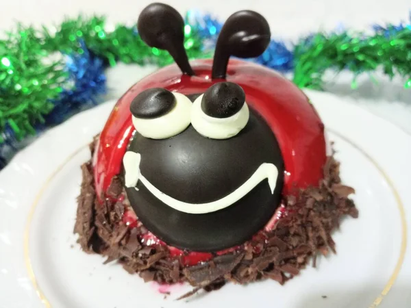 Small Cake Form Red Ladybug Close — 스톡 사진
