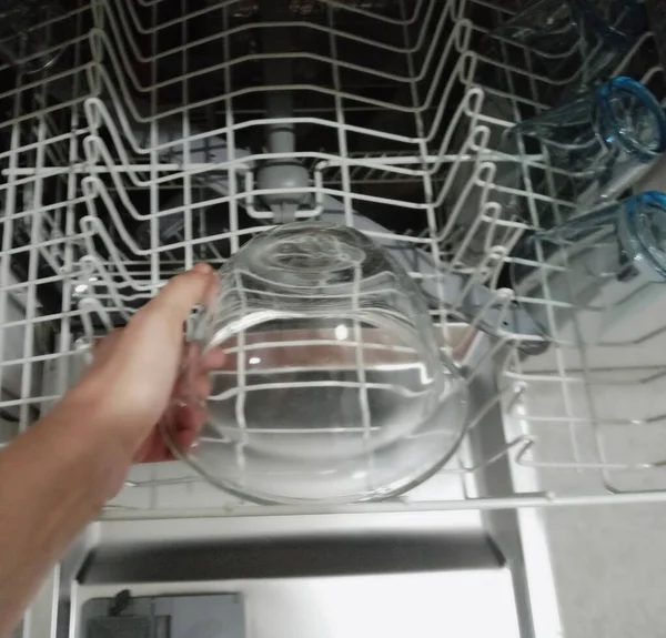 Photo Taken While Putting Glass Bowl Dishwasher — Zdjęcie stockowe