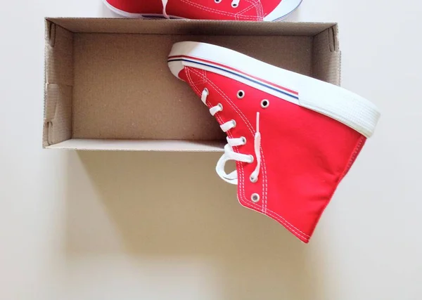 Red Women Ankle Sneakers One Box — 스톡 사진