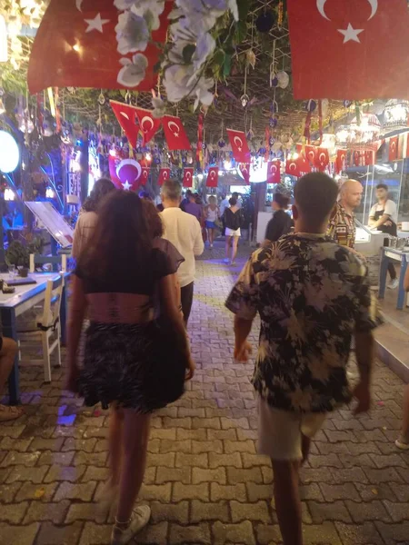 Balık restoranları olan bir sokak. Datca-Marmaris. Datca 'da popüler sokak.