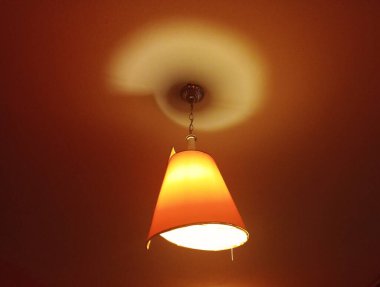 Farklı şekilli modern avize. Kafe, bar, restoran, ev, ofis için..