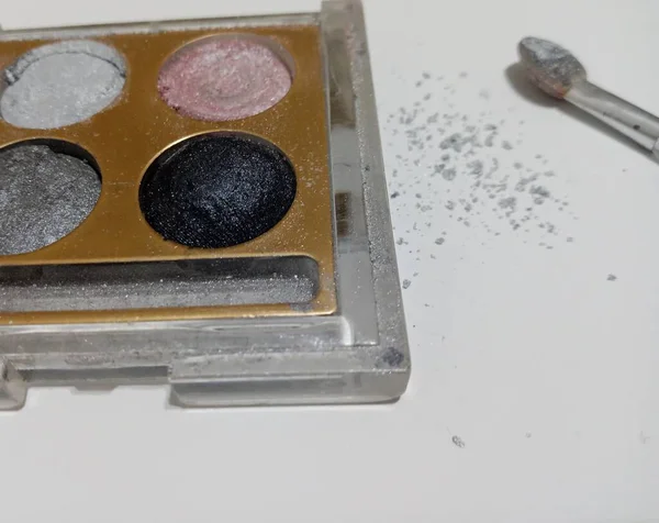 Black Pink Gray Light Gray Eyeshadows Eyeshadow Brush — Stock Photo, Image