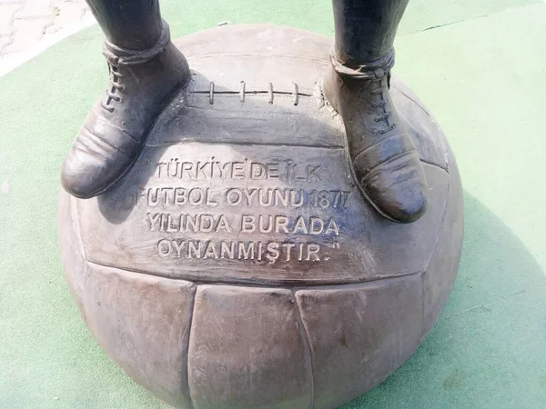 Část Sochy Bornově Izmir První Fotbalový Zápas Turecku Zde Odehrál — Stock fotografie
