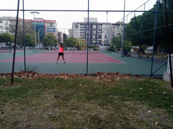 Asik Veysel Recreatiegebied Tennisbaan Mensen Spelen Tennis Bornova Izmir — Stockfoto