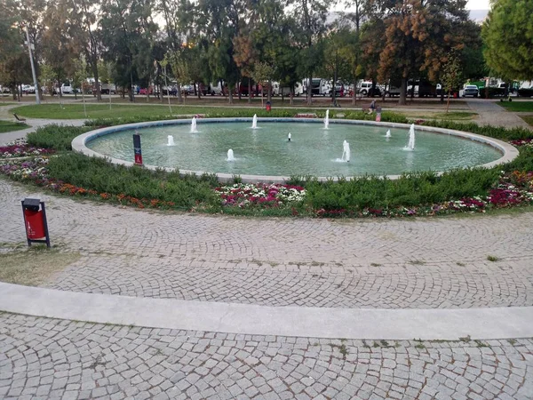 Asik Veysel Área Recreación Piscina Ornamental Bornova Izmir — Foto de Stock