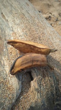 Balinede buharda pişirilmiş muz veya Godoh. Godoh, haşlanmış veya buharda pişirilmiş saba muzundan yapılan geleneksel bir Bali sağlıklı yiyeceğidir..