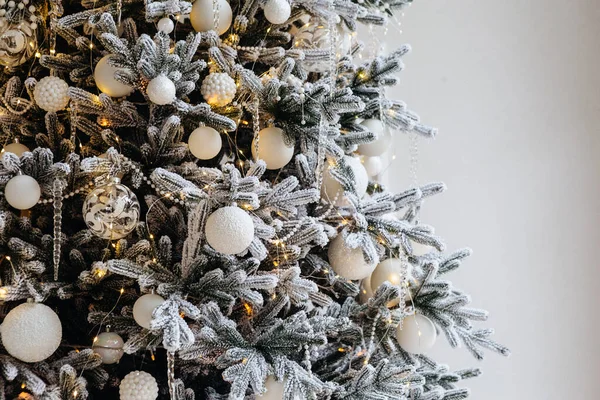 Evde Noel ağacı süslemeleri