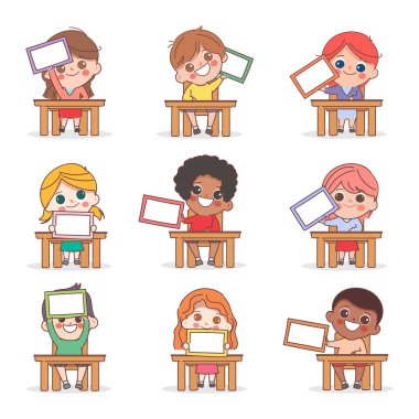 Sınıfta pankart gösteren bir grup çizgi film öğrencisi. Okula dönelim. Sevimli çizgi film karakteri karalama stili.