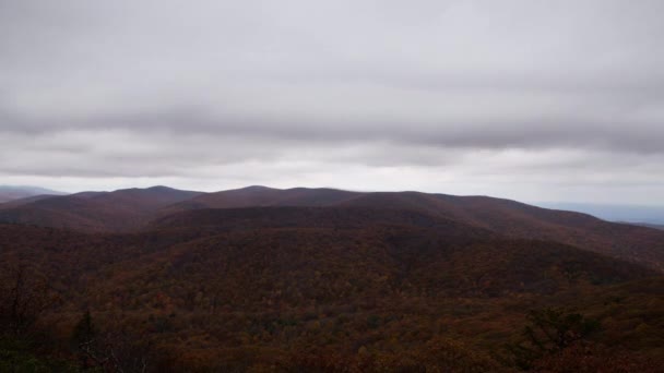 Time Lapse Clouds Rushing Porter Ridge Appalachian Trail Seen Spy — Video