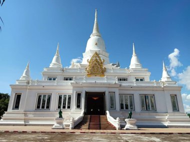 Phra Borommathat Chedi Si Mongkhon, Wat Mai Ban Tan Tapınağı, Khok Si Alt Bölgesi, Sawang Daen Din Bölgesi, Sakon Nakhon Bölgesi, Tayland