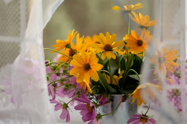 Spring Flowers Vase Windowsill Background — Stock Photo, Image