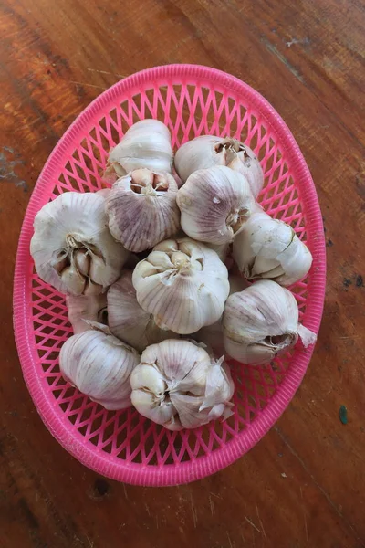 Bunch Garlic Pink Basket Vitamin Healthy Food Spice Image Spicy — Stock fotografie