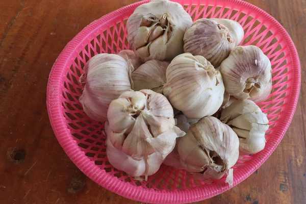 Bunch Garlic Pink Basket Vitamin Healthy Food Spice Image Spicy — Stok Foto