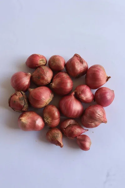 Some Red Onions Isolated White Background — Foto de Stock