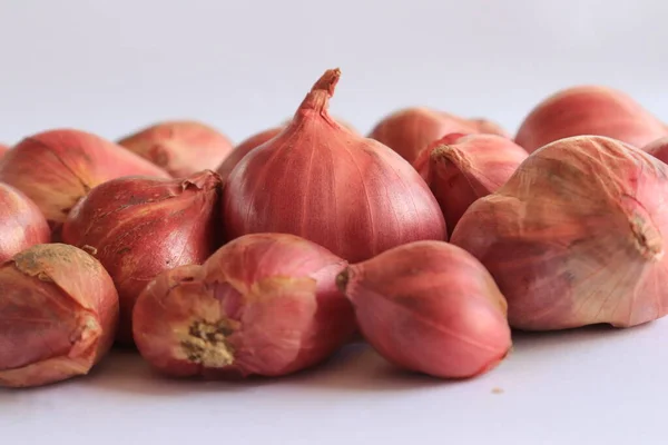 Some Red Onions Isolated White Background — Fotografia de Stock