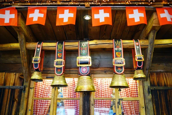 Cowbells Suíços Tradicionais Com Bandeira Zwitvania — Fotografia de Stock