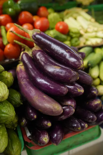 Long Purple Eggplant Eggplant Piled Traditional Market Vegetables — Stockfoto