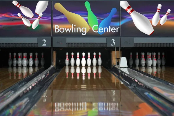 Bowling Centrum Bowling Sportovní Rekreace Bowling Pin Dřevěné Uličce — Stock fotografie