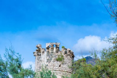 Korsika 'daki Farinole Ortaçağ Kulesi