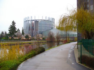 Strazburg 'daki Avrupa Parlamentosu binası, Fransa' nın Alsace bölgesi