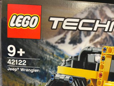 Nuremberg, Almanya - Haziran 05, 2022: Jeep çobanı ile Lego teknoloji paketi.