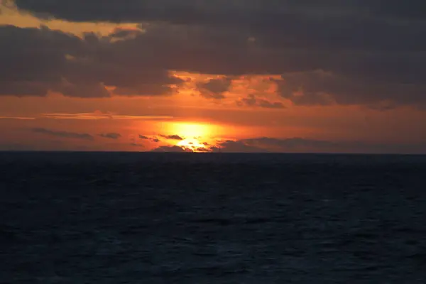 Bewölkter Sonnenuntergang Vor Der Nordsee — Stockfoto