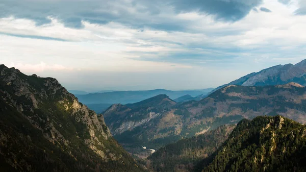 Scenic View Tatra Mountains Cloudy Sky Fall Midday — Zdjęcie stockowe