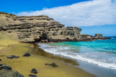 Hawaii Green sand beach (Papaklea) the must-see beach of Big Island