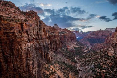 Sunset view of Zion National park from Zion Canyon Overlook trail