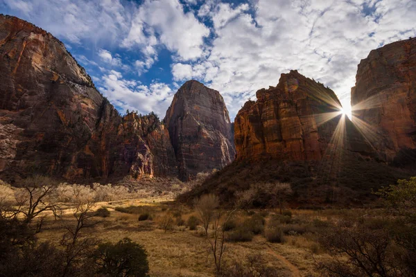 Sunlight Throught Zion National Park Usa — Fotografia de Stock