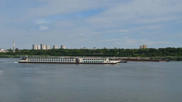 Crucero Navegando Sobre Danubio —  Fotos de Stock