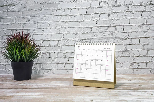 July 2022 White Calendar Potted Plant Wooden Desk Celebration Event — Foto Stock