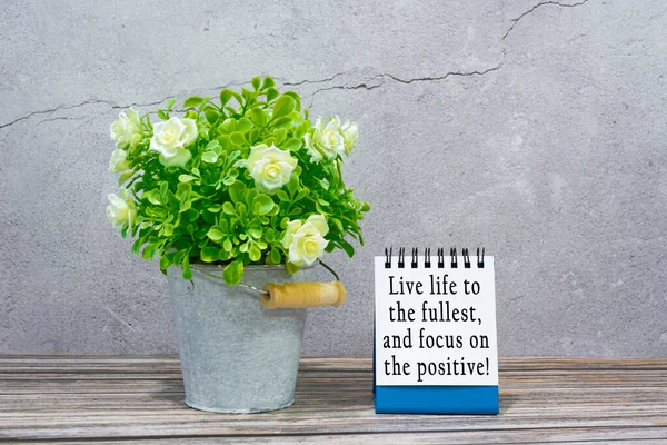 Motivational Quote Stand Note Potted Plant Wooden Desk Live Life — Photo