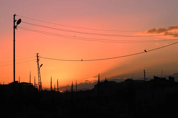 Silhueta Postes Eletricidade Eles São Colocados Cabo Beleza Pôr Sol — Fotografia de Stock