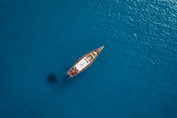Yacht Laut Terbuka Pandangan Drone Pandangan Atas — Stok Foto