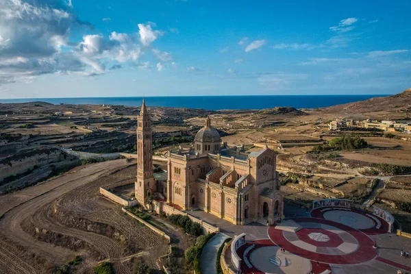 Prachtig Uitzicht Kustkerk Malta Rechtenvrije Stockfoto's