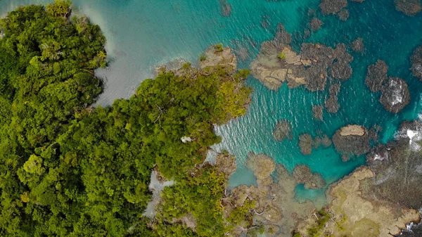 เกาะเขตร ทะเล ชายหาดห นบนเกาะ วทางอากาศ — ภาพถ่ายสต็อก