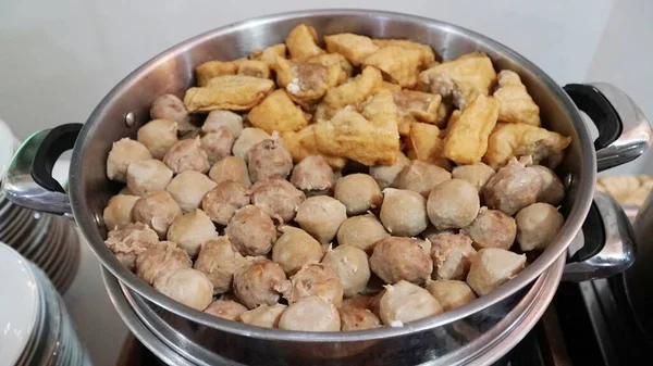 Fermer Boulettes Viande Tofu Chaud Dans Une Casserole — Photo