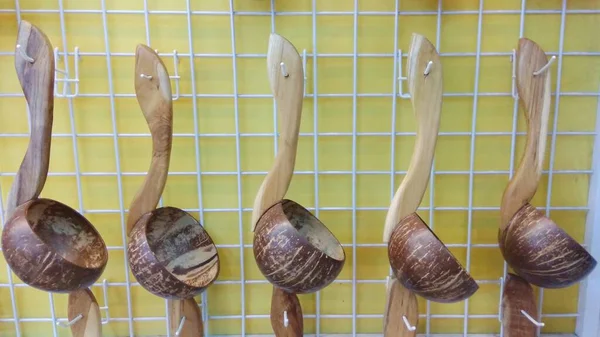 vegetable spoon craft from coconut shells
