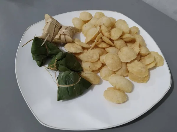 Snack Chips Sticky Rice Plate — 图库照片