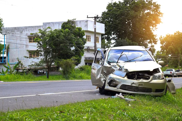 Accidente Coche Carretera —  Fotos de Stock