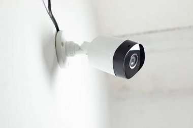 CCTV video, CFTV güvenlik kamerası, güvenli devresi olan beyaz kamera, hırsızlık koruması. Gözetleme görünümü.