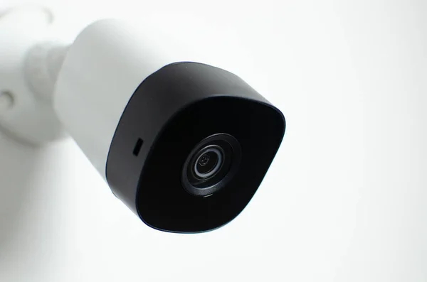 CCTV video, CFTV güvenlik kamerası, güvenli devresi olan beyaz kamera, hırsızlık koruması. Gözetleme görünümü.