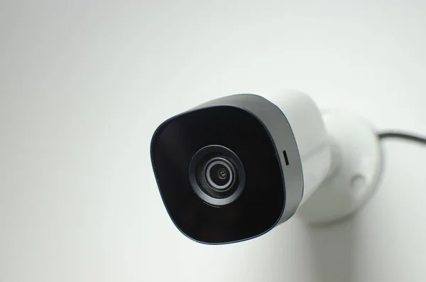 CCTV video, CFTV güvenlik kamerası, güvenli devresi olan beyaz kamera, hırsızlık koruması. Gözetleme görünümü.
