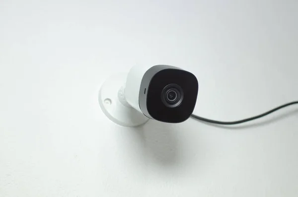 CCTV video, CFTV güvenlik kamerası, güvenli devresi olan beyaz kamera, hırsızlık koruması. Gözetleme görünümü.