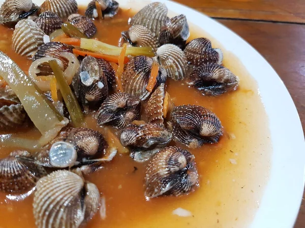 Сладкие Кислые Гребешки Блюдо Обработанной Свежей Моллюском Приготовленной Соусом Чили — стоковое фото