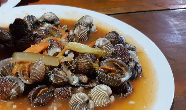 Słodko Kwaśne Przegrzebki Danie Przetworzonych Świeżych Skorupiaków Gotowanych Sosem Chili — Zdjęcie stockowe